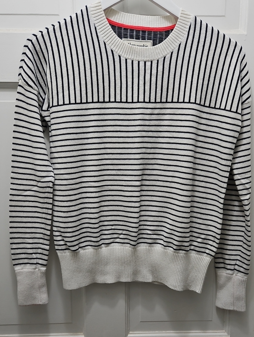 Abercrombie & Fitch White and Navy Striped Crewneck Sweater Size XS